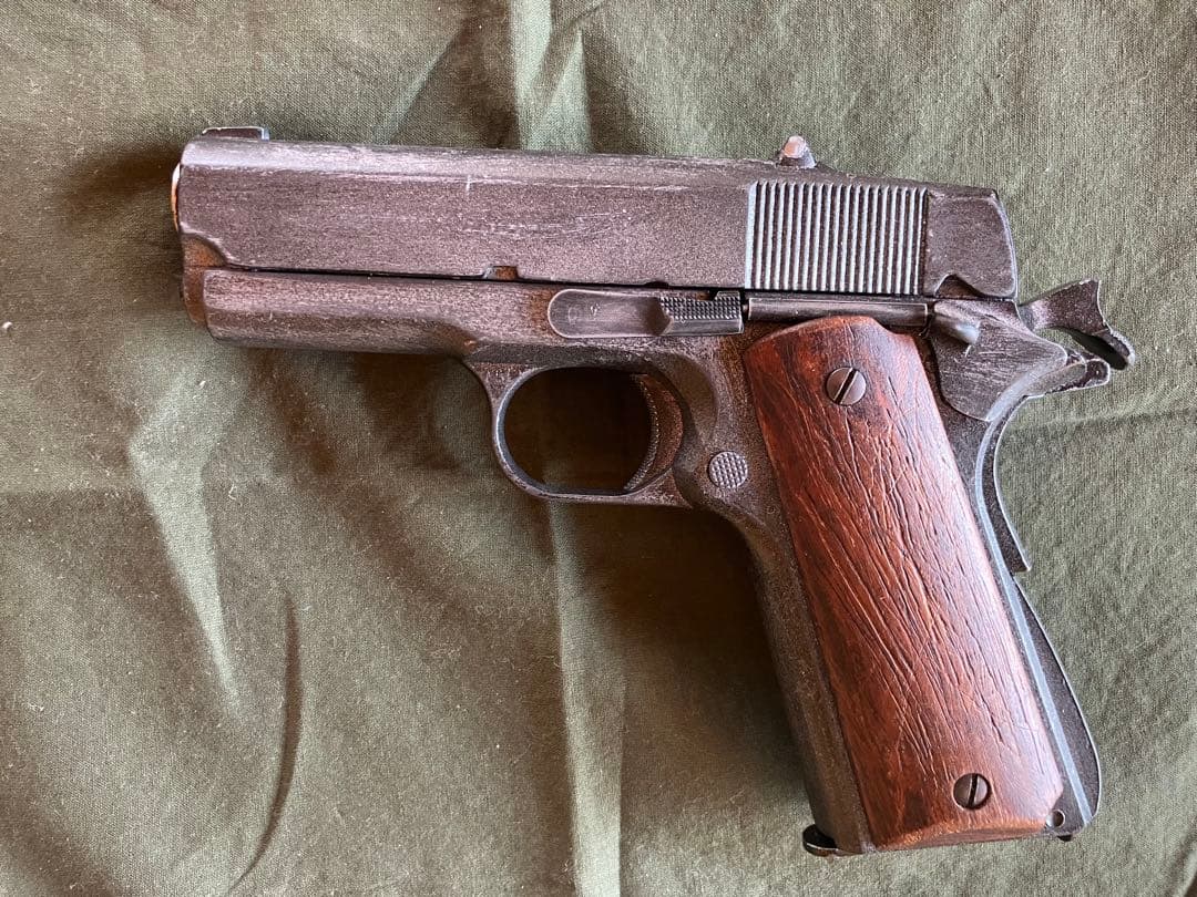 マルイ M1911A1 ダメージ塗装　マガジン3本、木製グリップ、デトニクス付き