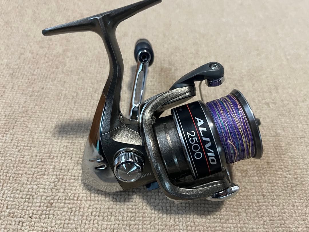 シマノ アリビオ2500 と シルバースピン3000未使用品 まとめ売り
