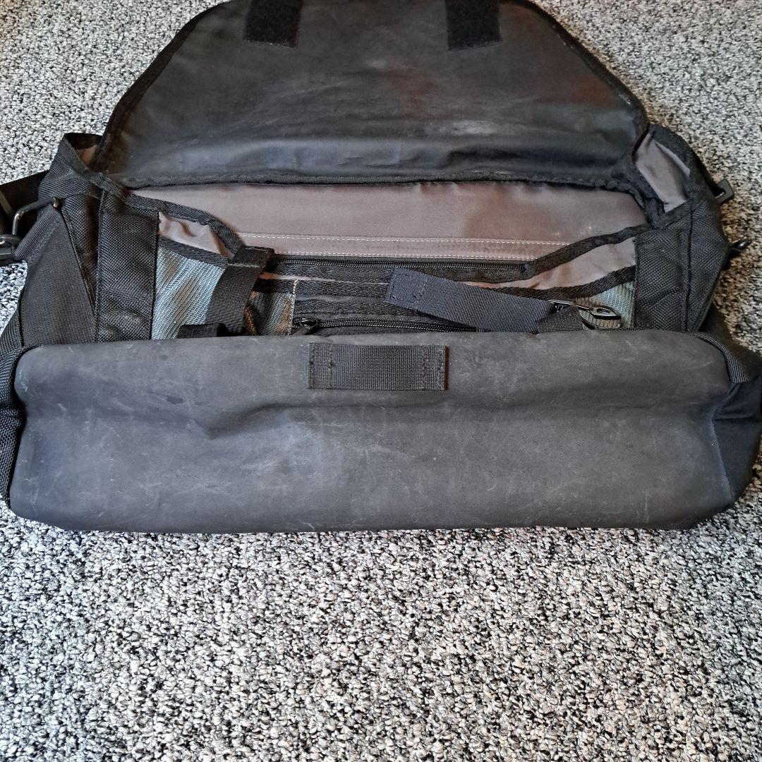 TIMBUK2 ティンバック Mサイズ ブラック 黒 メッセンジャーバック 美品