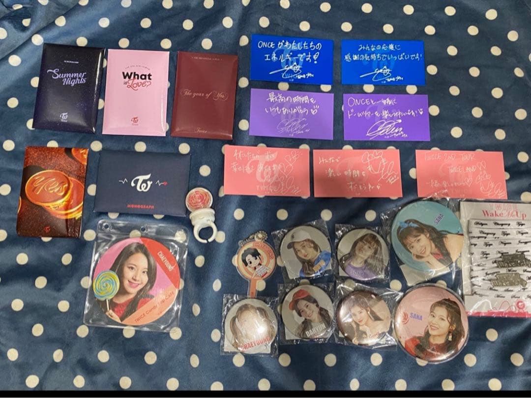 TWICE グッズ　缶バッジ　トレカ　まとめ売り