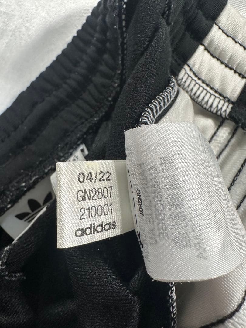ブラックピンク着用 adidas アディダス トラックパンツ adibreake