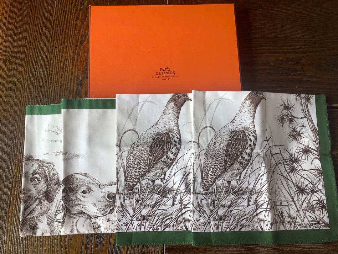 HERMES エルメス４枚組　ランチョンマット２枚ナフキン２枚　未使用　箱付