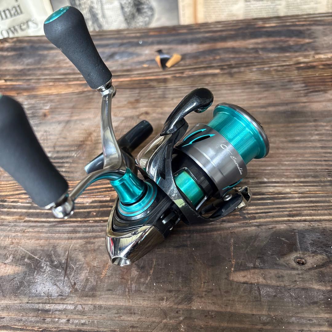 Daiwa LT2500-XH スピニングリール ブラック/ターコイズ
