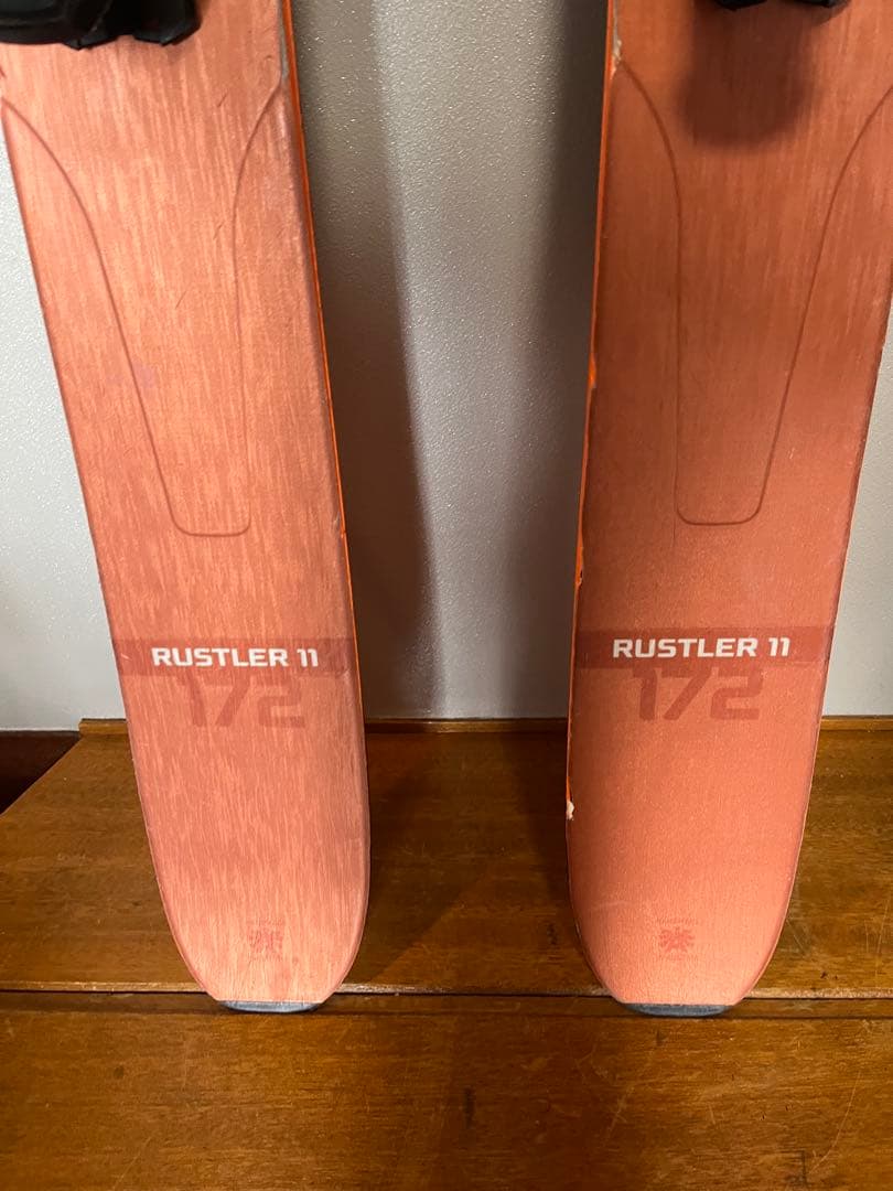 スキー板　BLIZZARDブリザードラスラー11 172cm