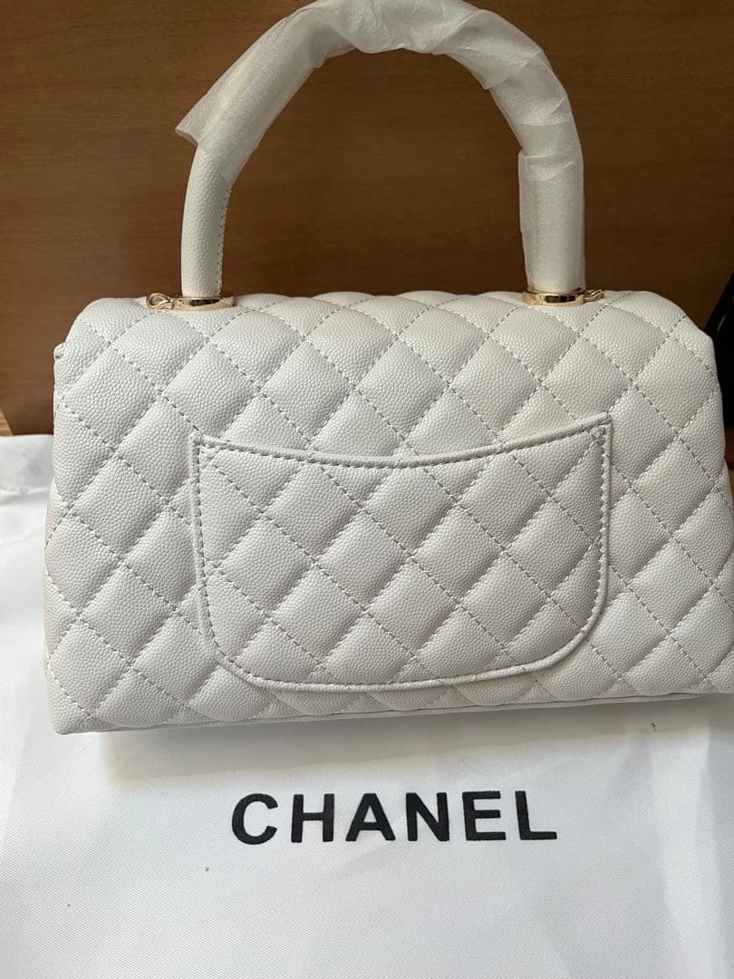 キ*ィ様 CHANEL ✨ノベルティー✨ホワイトココハンドル✨新品未使用