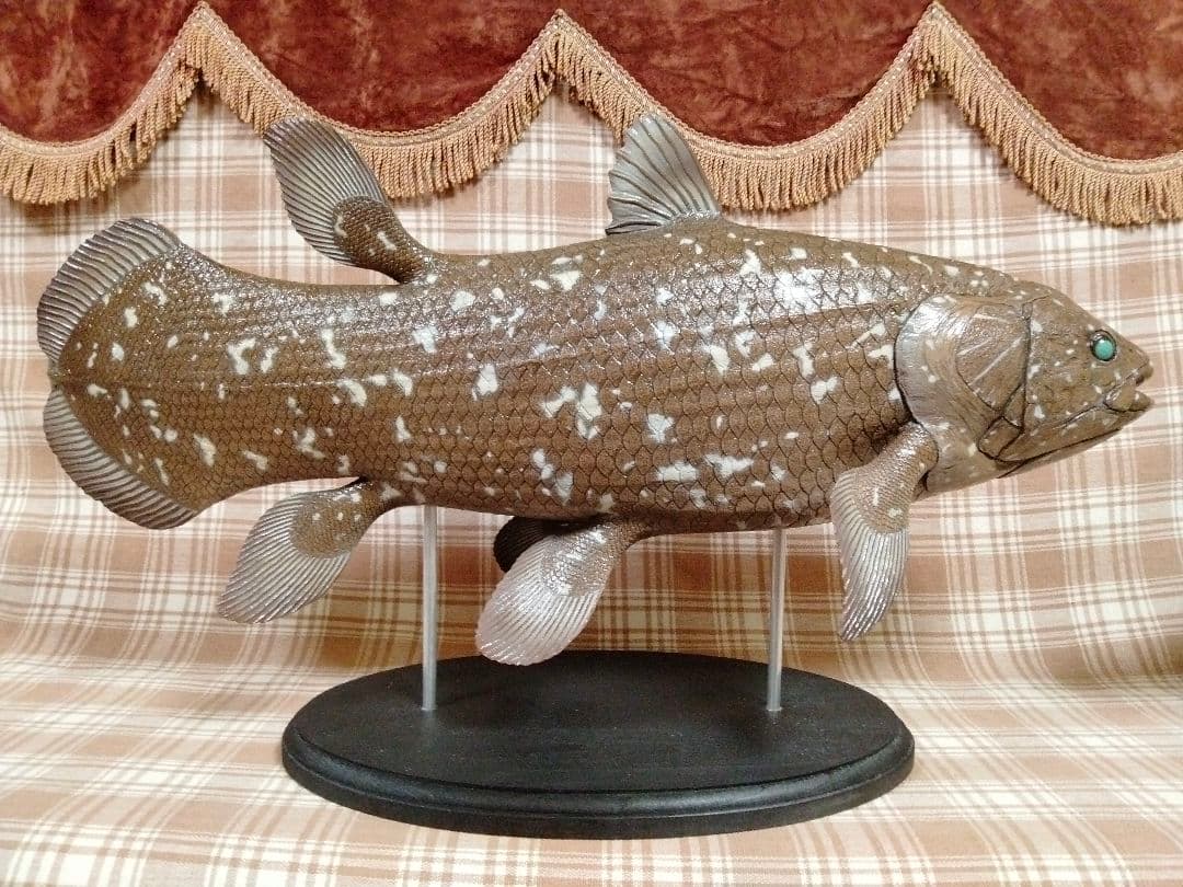 ハンドメイド　61cmシーラカンス　茶　フィギュア　レプリカ　オブジェ　化石魚