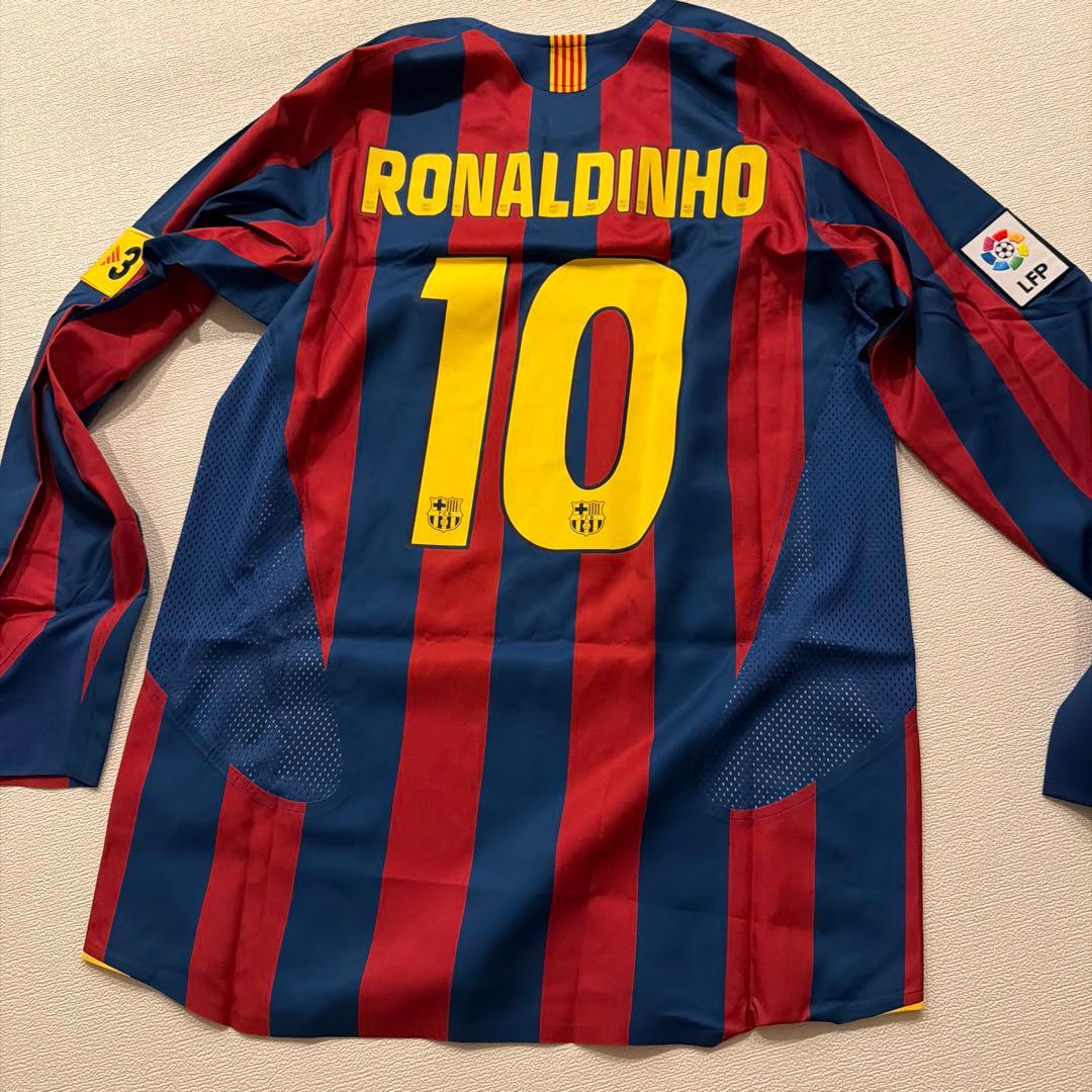 FCバルセロナ RONALDINHO 10番 シャツ Lサイズ　リイシュー