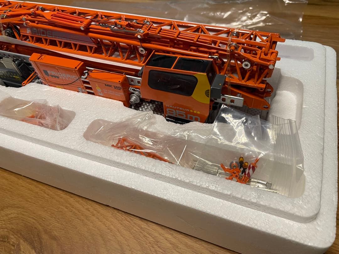 新品未使用　Friderici Liebherr MK140 1/50
