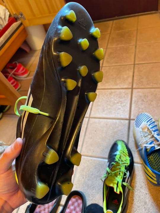 シューズ F50