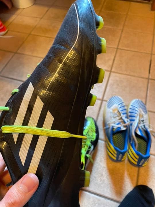 シューズ F50