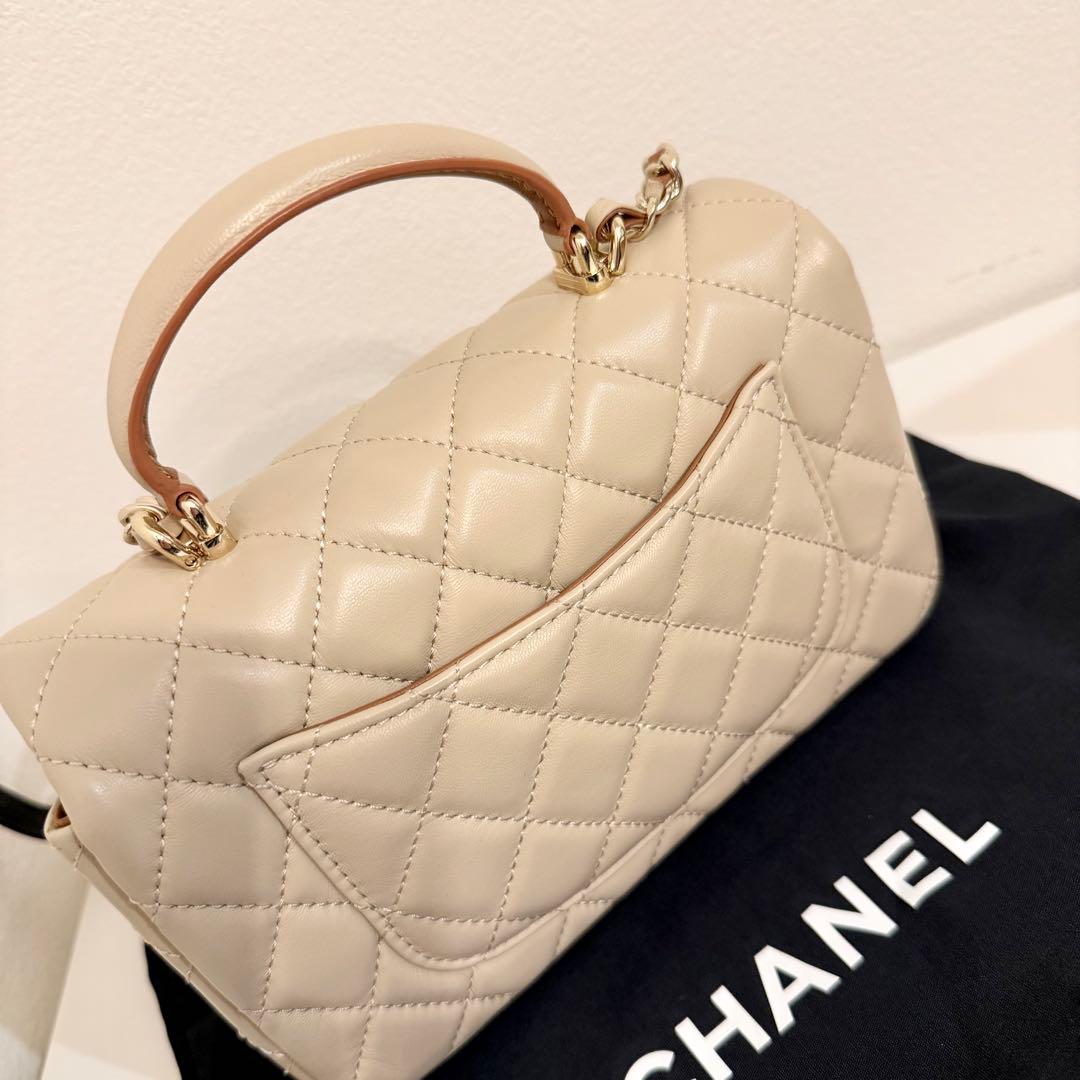 CHANEL ホワイトベージュ キルティングバッグ