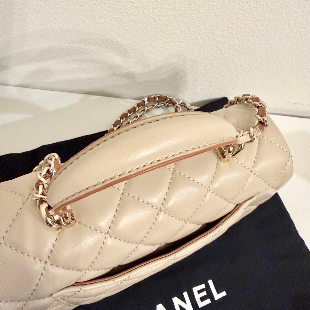 CHANEL ホワイトベージュ キルティングバッグ