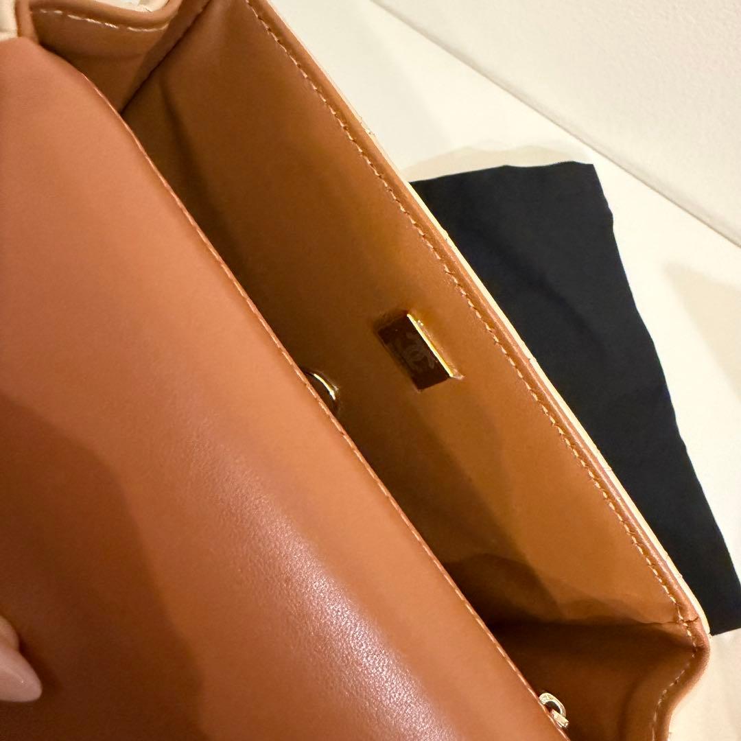 CHANEL ホワイトベージュ キルティングバッグ