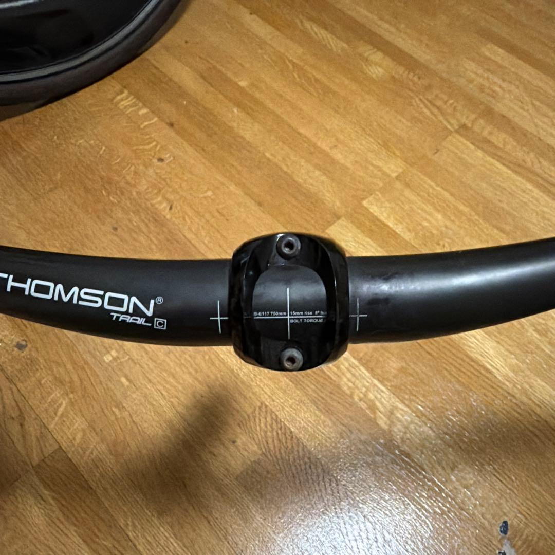 THOMSON carbon riser bar 680mmカットあり
