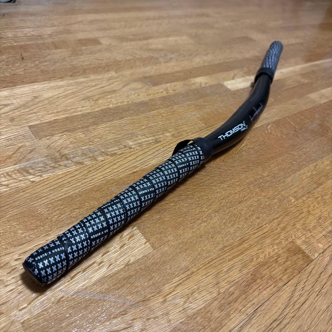 THOMSON carbon riser bar 680mmカットあり
