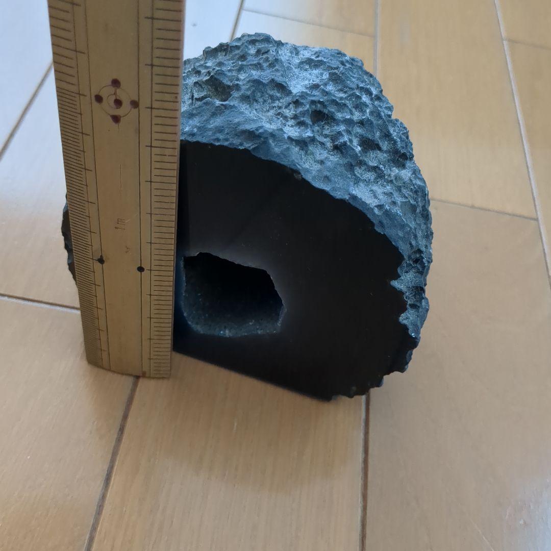 黒めのお　原石