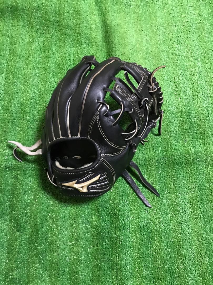 【美品　軽量】　ミズノ　硬式内野手用　型抜群！　即戦力！