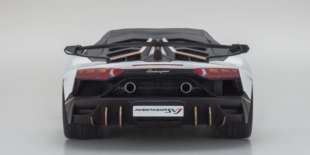 【土曜限定価格】【希少】京商　ランボルギーニ　アヴェンタドールSVJ63