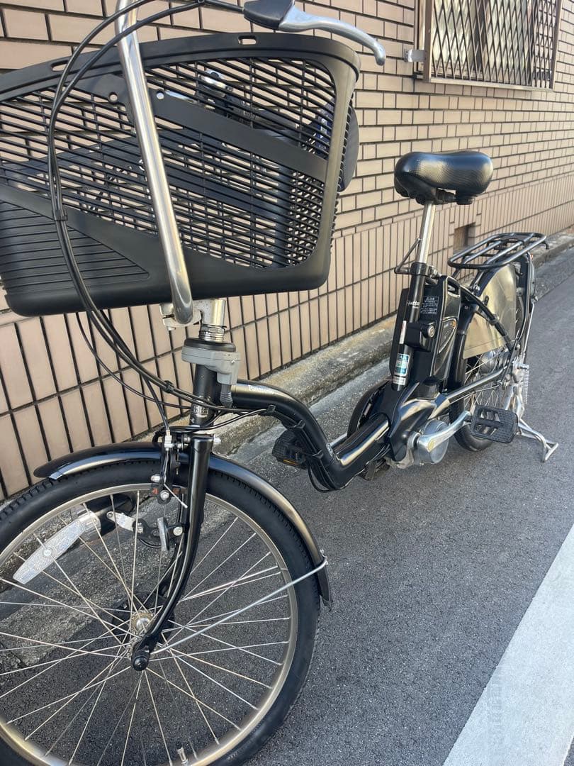 「前カゴ付き」20インチパナソニック電動アシスト自転車です。