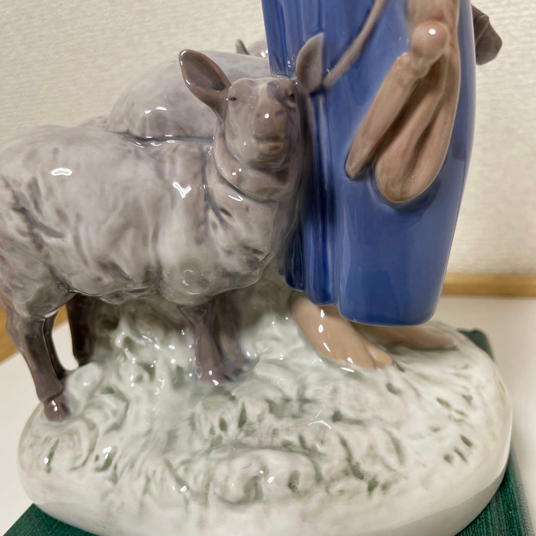 ・羊飼いの女性と３頭の羊・高さ２７cm・Ｂ＆Ｇ．・