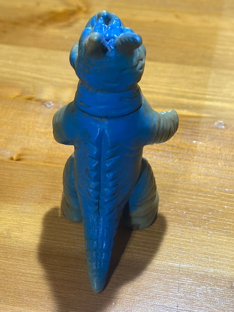 昭和レトロ怪獣フィギュア