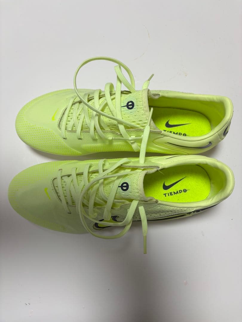 Nike Tiempo 蛍光イエロー サッカーシューズ