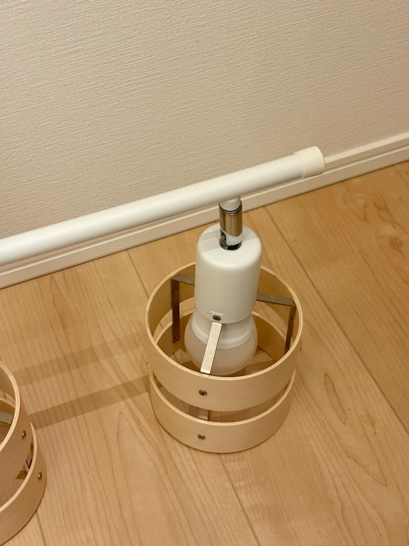 【送料込み・電球付き】【美品】モダン4灯シーリングライトホワイトナチュラルニトリ