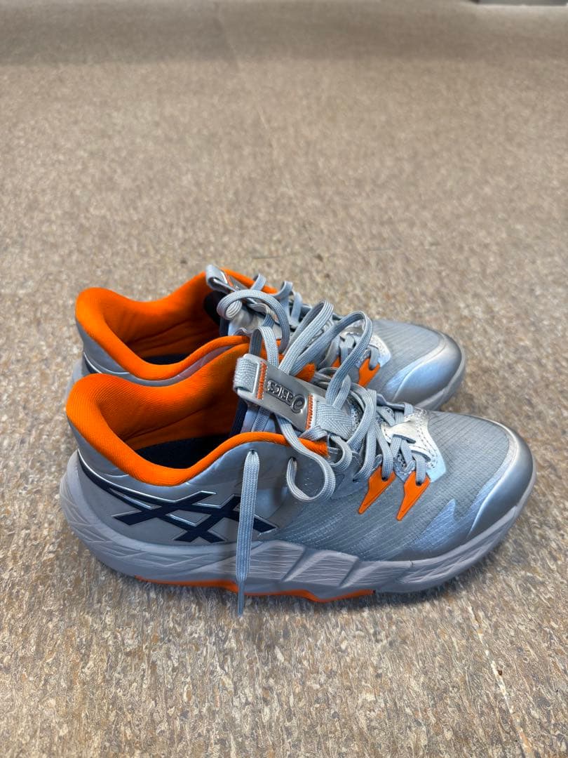 ASICS アンプレアルスLOW2