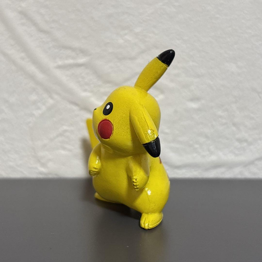 【希少】 レアポーズ　ピカチュウ　ポケモン　フィギュア