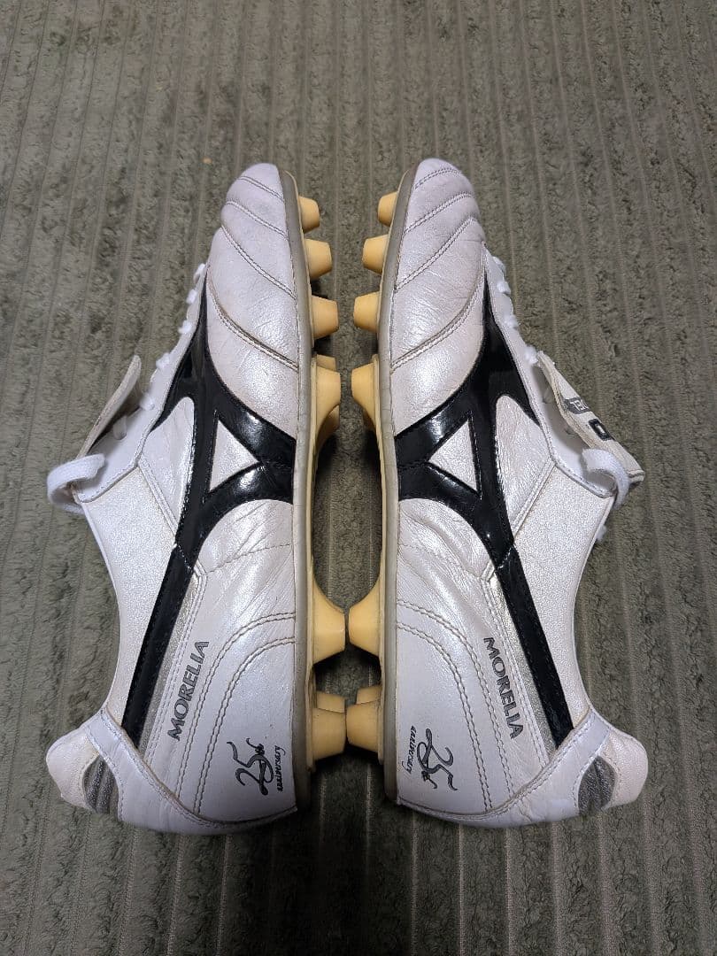 MIZUNOモレリア25周年記念モデル　27㎝