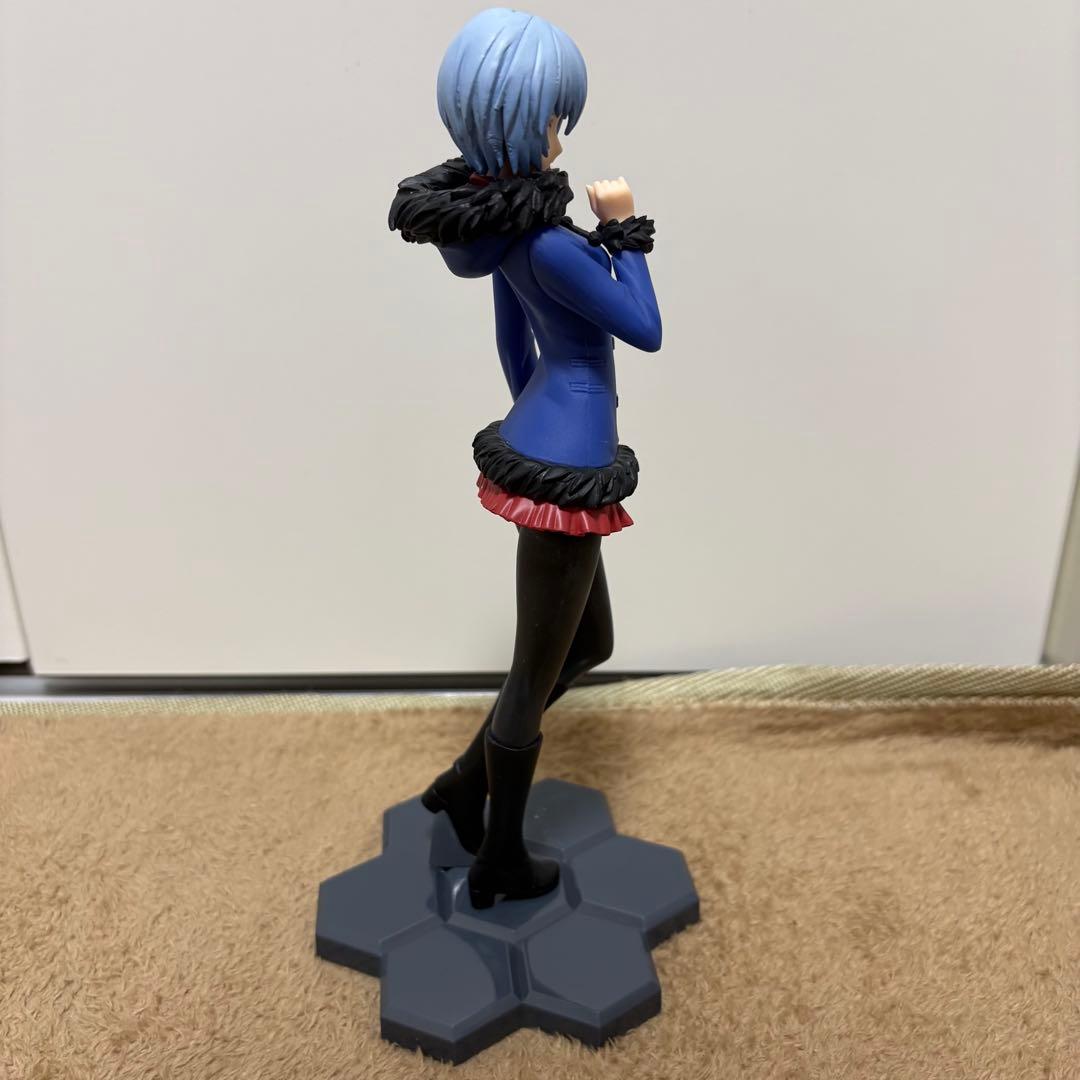 エヴァンゲリオン綾波レイ　 プレミアムコート限定フィギュア