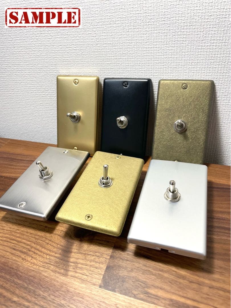 ✨3連(横)マットブラックプレート&ゴールドトグルスイッチ✨日本製✨