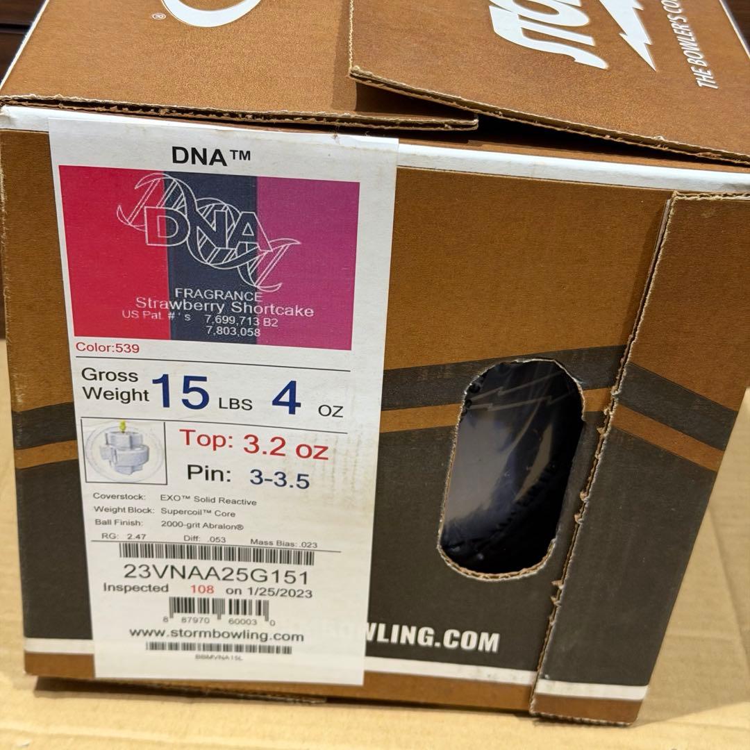 初代DNA 新品未使用品 ボウリングボール 15ポンド