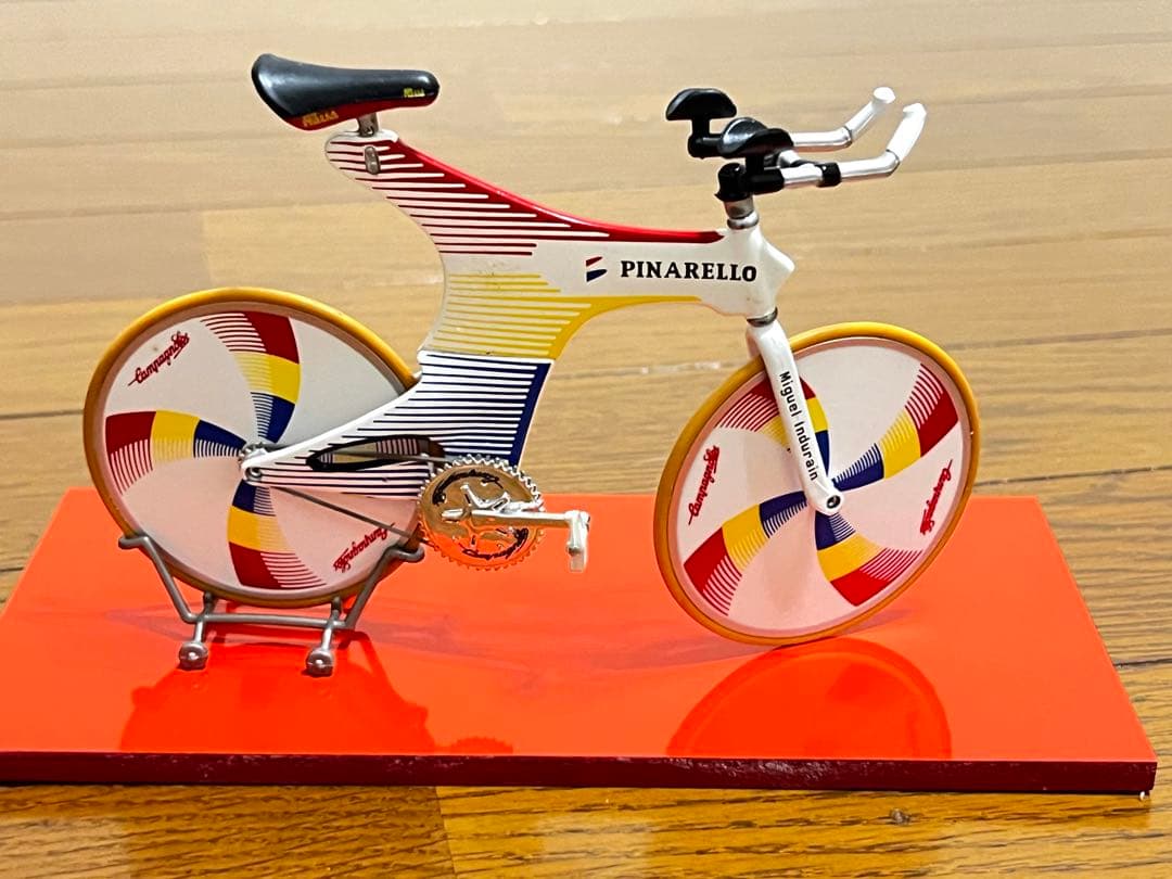 PINARELLO Espada ミニチュアバイク