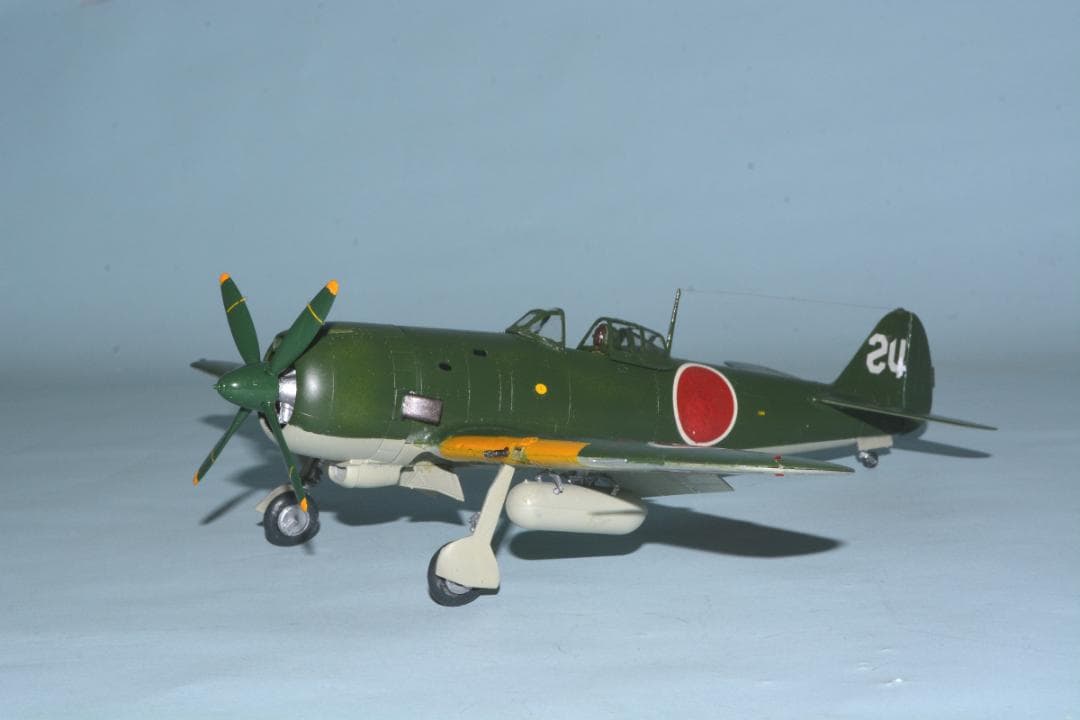 [完成品]　1/48スケール　日本陸軍　四式戦闘機『疾風』増加試作機
