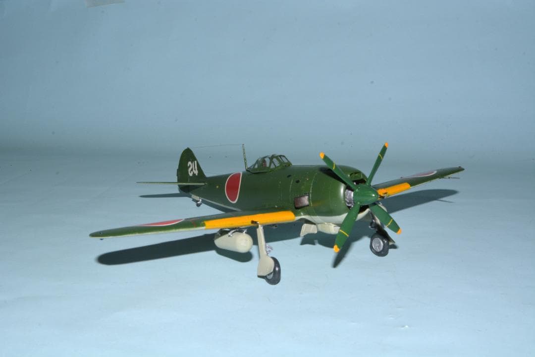[完成品]　1/48スケール　日本陸軍　四式戦闘機『疾風』増加試作機