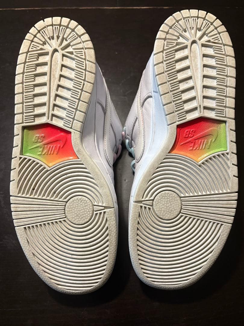 NIKE SB ダンクLOW <BE TRUE> ホワイト/ブルー/ピンク