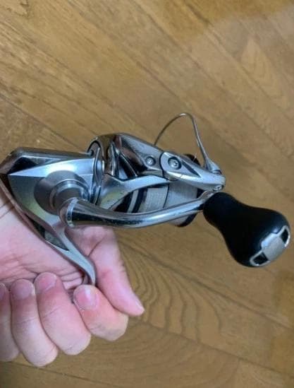 リール Shimano 19 STRADIC 2500SHG e148