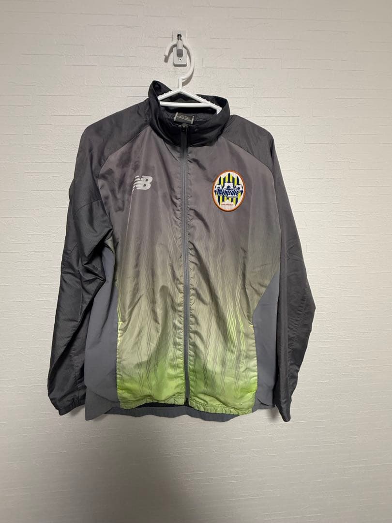 モンテディオ山形　ウィンドブレーカー 上L 下XL