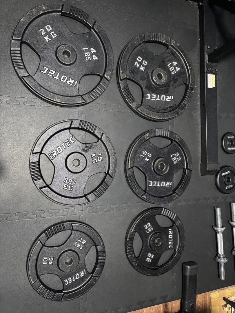 可変式ダンベルとIROTECダンベル・プレートセット140kg
