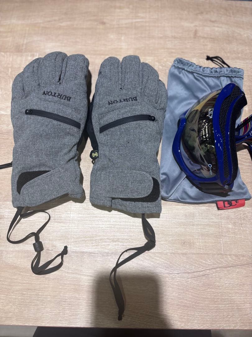 BURTONスキーグローブ スキーゴーグル