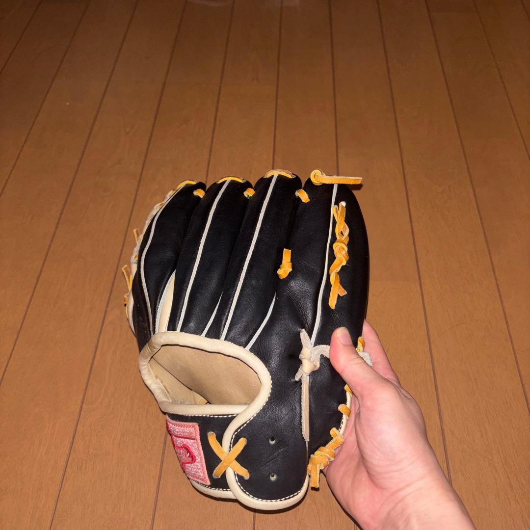 スラッガー 軟式グローブ 黒/ベージュ 左利き用