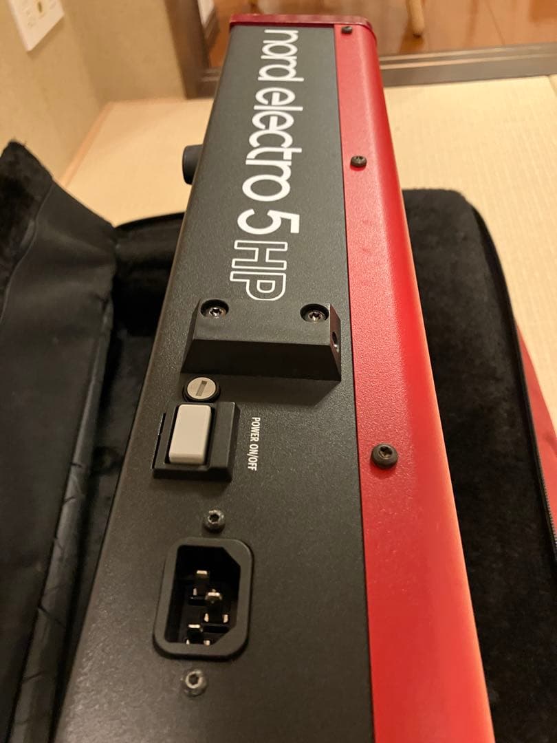 nord electro 5 HP（純正ケース付）