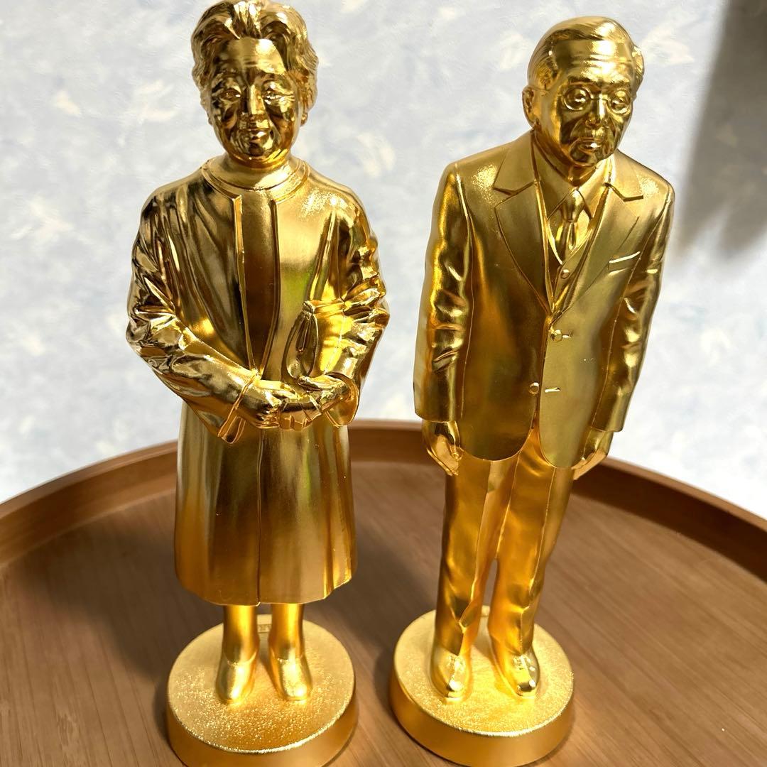 御在位五拾年（50年）記念の金像（置物）