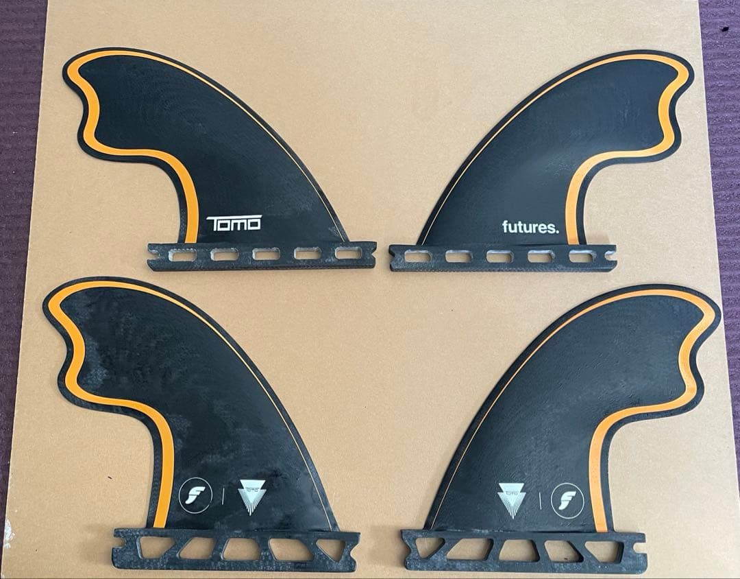 フューチャーフィンTOMOクワッド FIBER GLASS TOMO QUAD