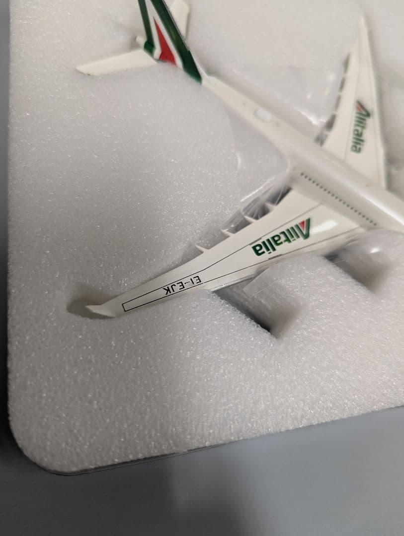 1:400 アリタリア航空 AIRBUS　A330-200