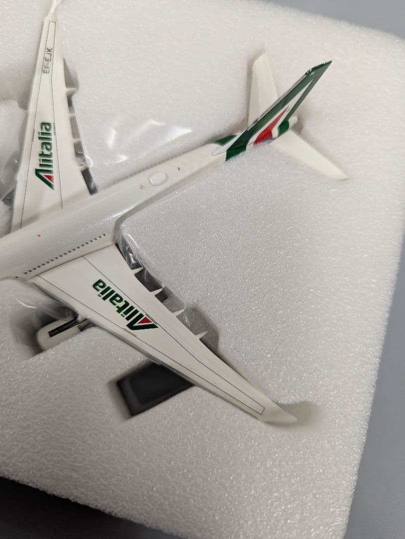 1:400 アリタリア航空 AIRBUS　A330-200