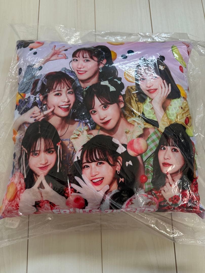 FRUITS ZIPPER 鎮西寿々歌　クッション