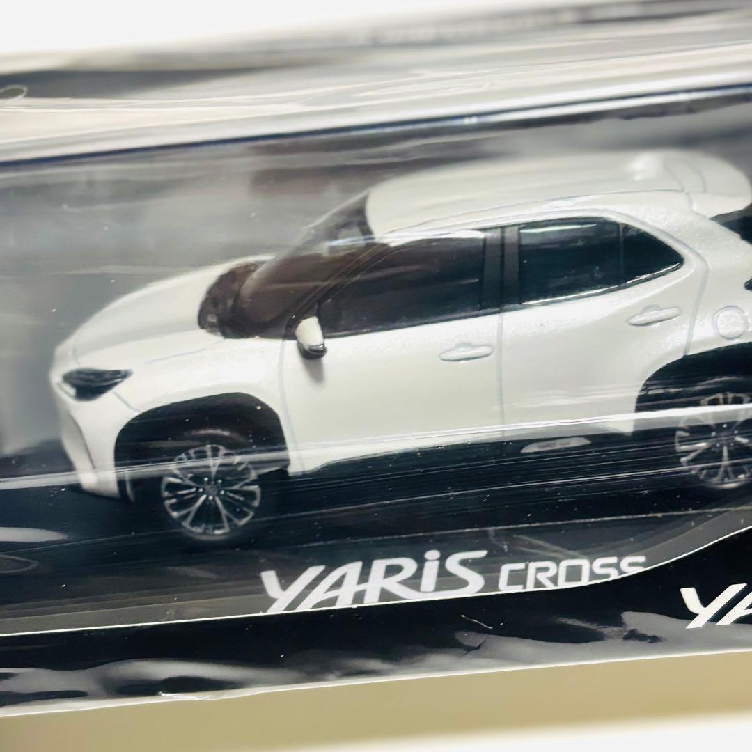 トヨタ ヤリスクロス 1/30 ミニカー ホワイトパール 新品 未開封品
