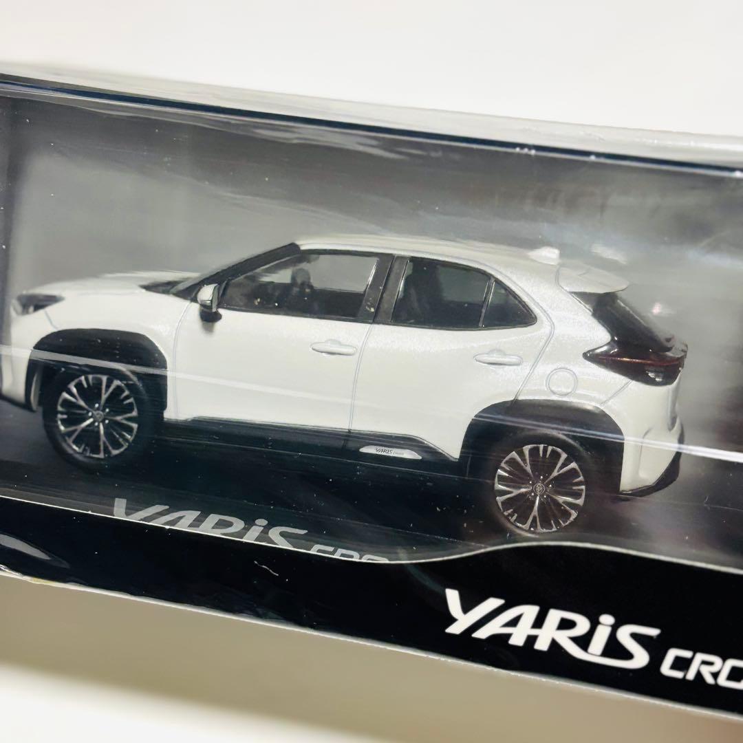 トヨタ ヤリスクロス 1/30 ミニカー ホワイトパール 新品 未開封品